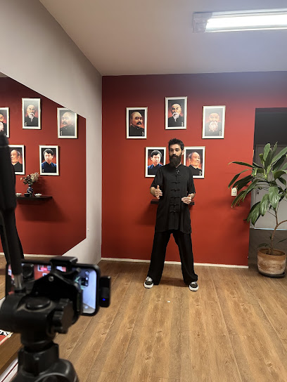 Davi Garritano prof. de tai chi, psicólogo e acupunturista