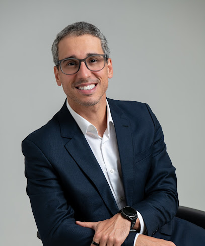 Dr. Lucas De Almeida Ribeiro