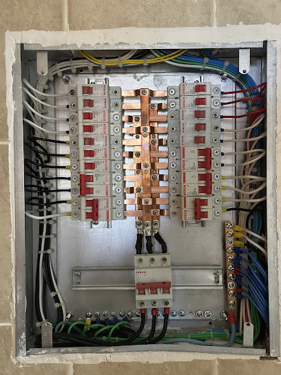 Eletricista e Bombeiro Hidráulico Ferreira