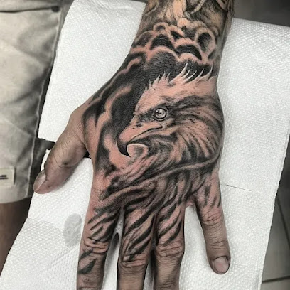 Leo Kennedy Tattoo e Piercings